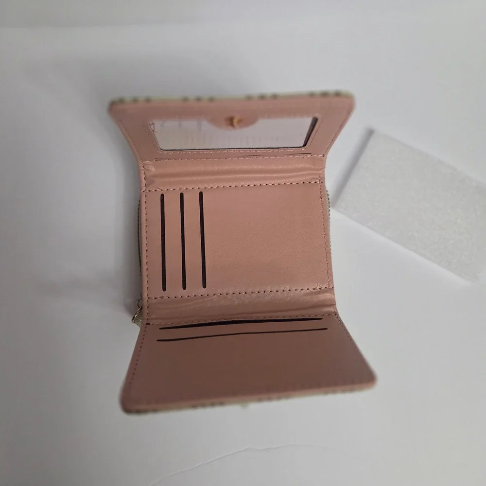Unbranded compact trifold